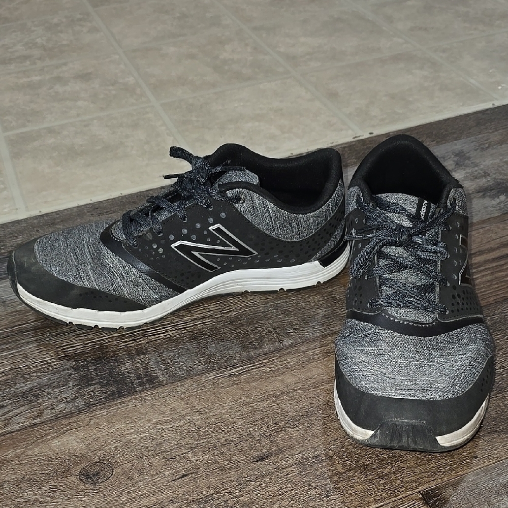 New Balance Women's Black and Gray Running Shoes